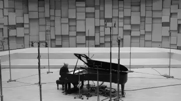 Zasłona do filmu "Ryuichi Sakamoto | Opus" #198043